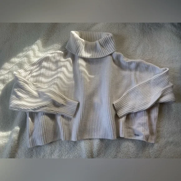 Hollister Ribbed White Turtleneck Sweater Size M - Picture 5 of 8